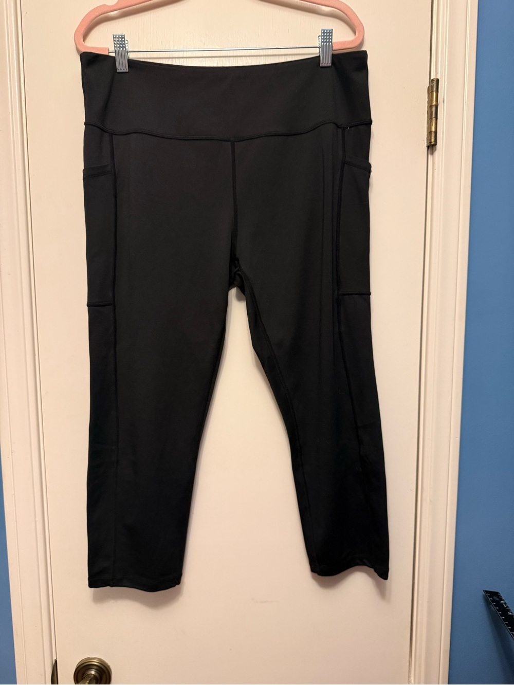 Constantly Varied Gear CVG Women’s Black High-Rise Capri Pants